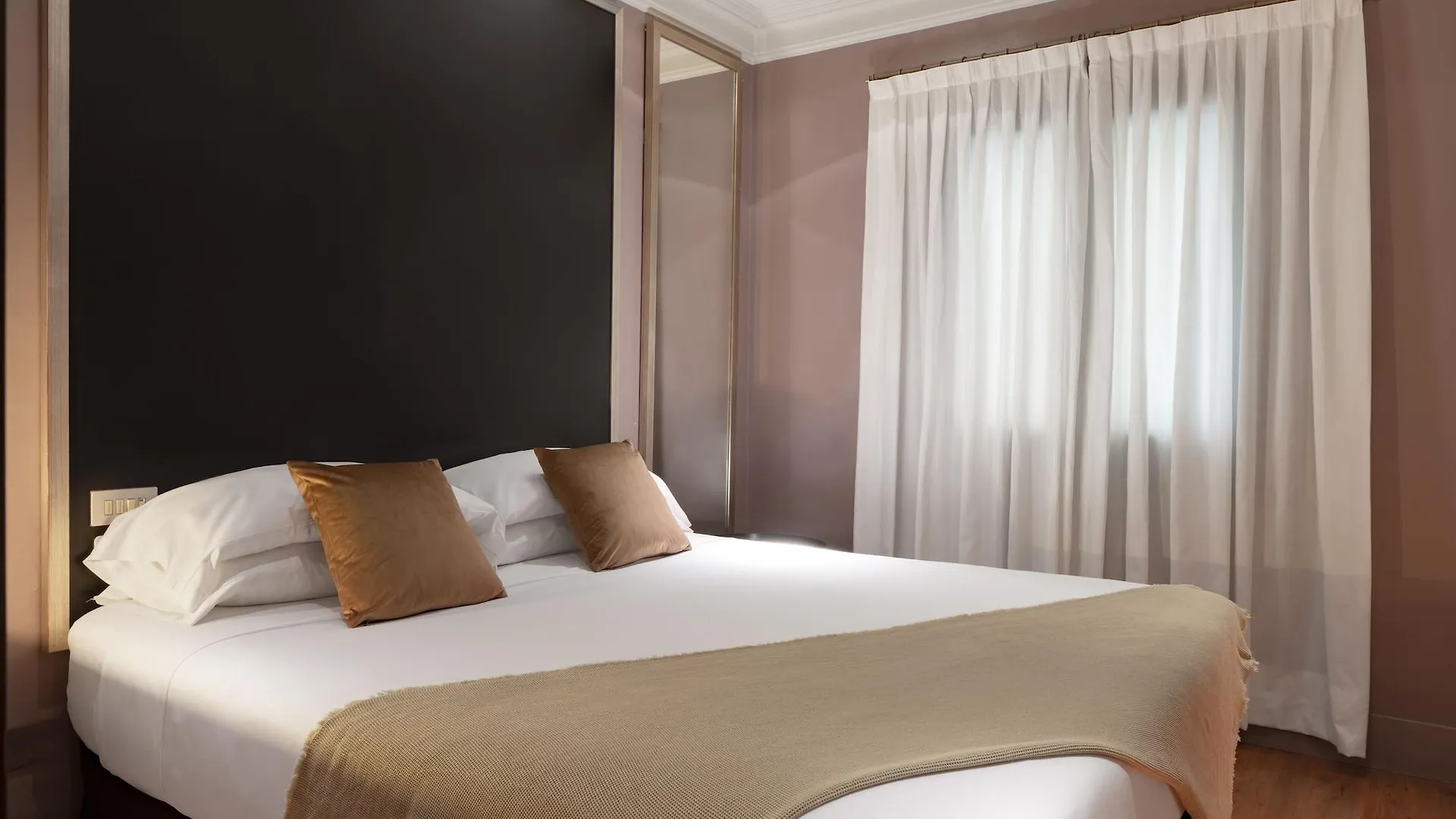 La Franca Travellers Adults Only Hotell Barcelona 2*,